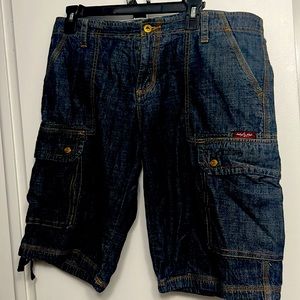 Apple bottoms shorts/capri , size 11, fits like a 9/10